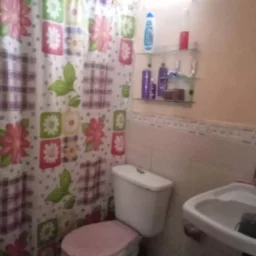 Casa de 6 cuartos y 3 baños por $ 25.000