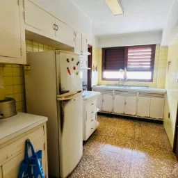 Casa de 3 cuartos, 3 baños y 1 garaje por $ 85.000