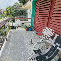 Casa de 3 cuartos, 3 baños y 1 garaje por $ 85.000