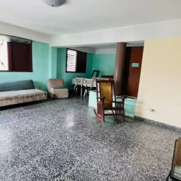 Casa de 3 cuartos, 3 baños y 1 garaje por $ 85.000