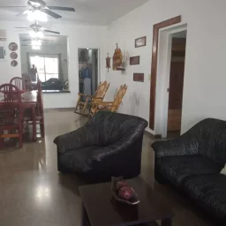 Apartamento de 3 cuartos y 2 baños por $ 150.000