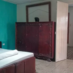 Casa de 7 cuartos y 5 baños por $ 45.000