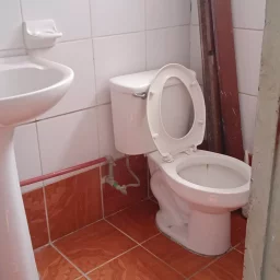 Casa de 7 cuartos y 5 baños por $ 45.000