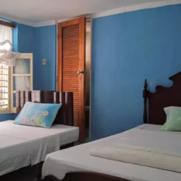 Casa de 7 cuartos y 5 baños por $ 45.000