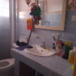 Casa de 2 cuartos y 2 baños por $ 7.000