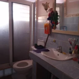 Casa de 2 cuartos y 2 baños por $ 7.000