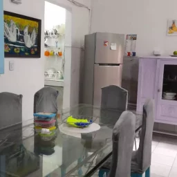 Casa de 5 cuartos y 4 baños por $ 65.000