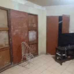 Casa de 5 cuartos y 4 baños por $ 200.000