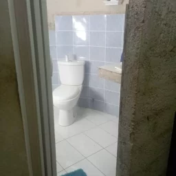 Casa de 5 cuartos y 4 baños por $ 200.000