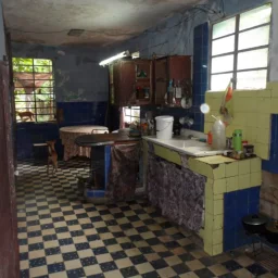 Casa de 5 cuartos y 4 baños por $ 200.000