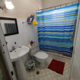 Apartamento de 3 cuartos y 1 baño por $ 40.000