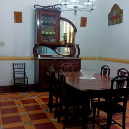 Casa de 5 cuartos y 4 baños por $ 650.000