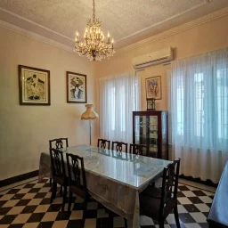 Casa de 6 cuartos, 7 baños y 1 garaje por $ 1.200.000