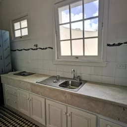 Casa de 6 cuartos, 7 baños y 1 garaje por $ 1.200.000