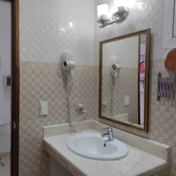 Casa de 9 cuartos y 9 baños por $ Ajustable