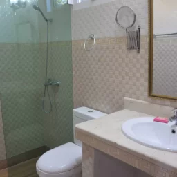 Casa de 9 cuartos y 9 baños por $ Ajustable