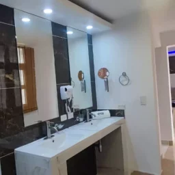 Casa de 9 cuartos y 9 baños por $ Ajustable