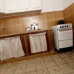 Apartamento de 2 cuartos y 1 baño por $ Ajustable