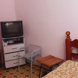 Casa de 3 cuartos y 1 baño por $ 35.000