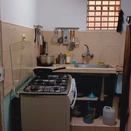 Casa de 3 cuartos y 1 baño por $ 35.000