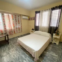 Apartamento de 3 cuartos y 2 baños por $ 110.000