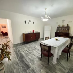 Apartamento de 3 cuartos y 2 baños por $ 110.000