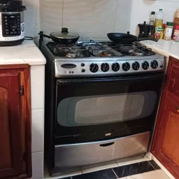 Casa de 5 cuartos, 6 baños y 1 garaje por $ 295.000