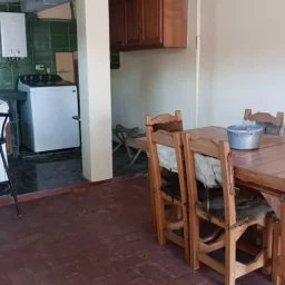 Casa de 5 cuartos, 6 baños y 1 garaje por $ 295.000