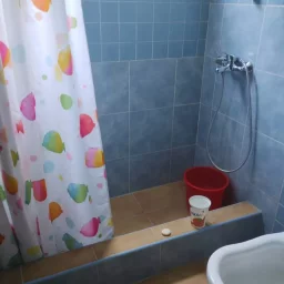 Casa de 4 cuartos y 2 baños por $ 70.000