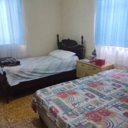 Casa de 4 cuartos y 2 baños por $ 70.000