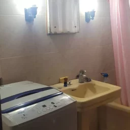 Apartamento de 4 cuartos, 2 baños y 1 garaje por $ 70.000