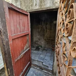 Casa de 2 cuartos, 1 baño y 1 garaje por $ 8.000