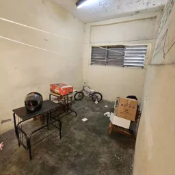 Casa de 2 cuartos, 1 baño y 1 garaje por $ 8.000