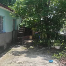 Casa de 2 cuartos y 1 baño por $ 35.000