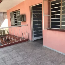 Casa de 4 cuartos y 2 baños por $ 30.000