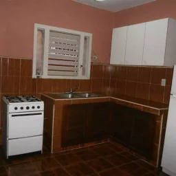 Casa de 4 cuartos y 2 baños por $ 30.000