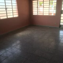 Casa de 4 cuartos y 2 baños por $ 30.000