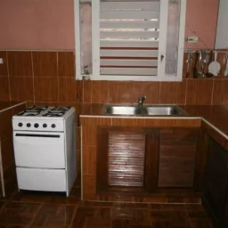 Casa de 4 cuartos y 2 baños por $ 30.000