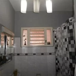 Casa de 4 cuartos y 2 baños por $ 30.000