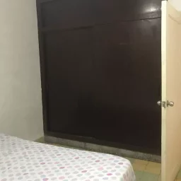 Casa de 4 cuartos y 2 baños por $ 30.000