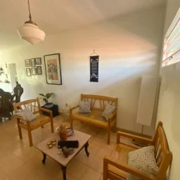 Apartamento de 2 cuartos y 2 baños por $ 25.000