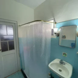 Apartamento de 2 cuartos y 2 baños por $ 25.000