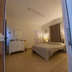 Apartamento de 2 cuartos y 2 baños por $ 25.000