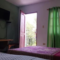 Casa de 7 cuartos, 6 baños y 1 garaje por $ 200.000