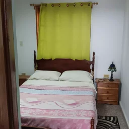 Casa de 7 cuartos, 6 baños y 1 garaje por $ 200.000