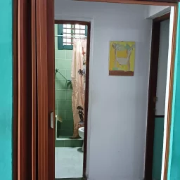 Casa de 7 cuartos, 6 baños y 1 garaje por $ 200.000