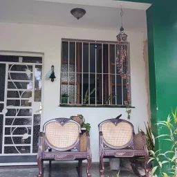 Casa de 7 cuartos, 6 baños y 1 garaje por $ 200.000