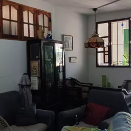 Casa de 7 cuartos, 6 baños y 1 garaje por $ 200.000