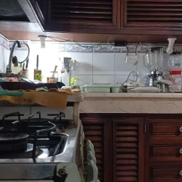 Casa de 7 cuartos, 6 baños y 1 garaje por $ 200.000