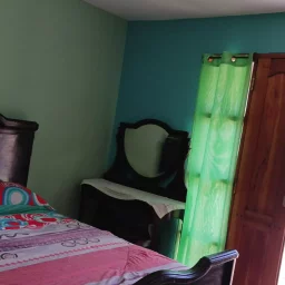 Casa de 7 cuartos, 6 baños y 1 garaje por $ 200.000